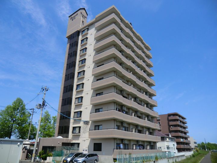 グランデ富沢の外観