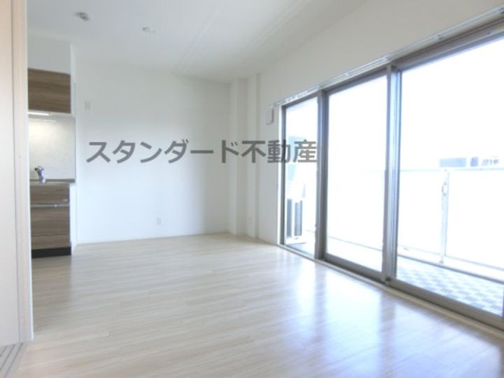 オーシャンコート西田辺の居間