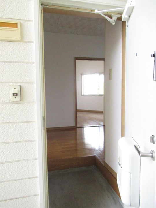 ハピネスヴィレッヂの玄関
