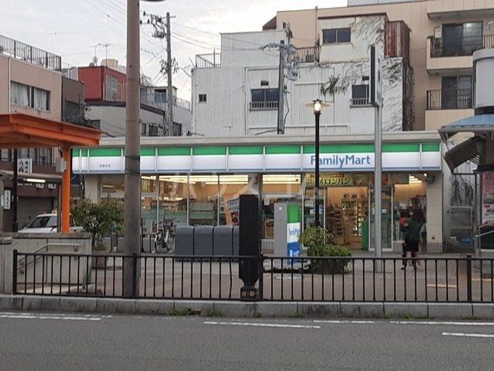 ベルメゾンの周辺