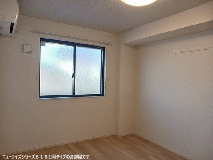 大阪府泉佐野市下瓦屋1(アパート)の賃貸物件の居間