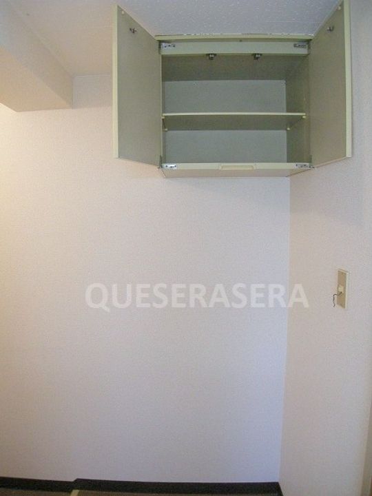 メゾンユタカの玄関