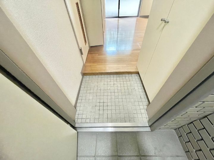 コア・クレインの玄関