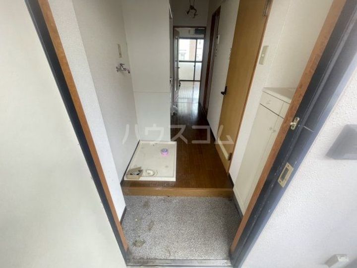 サンエスコート所沢の玄関