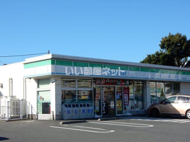 ソワサントUTRIの周辺