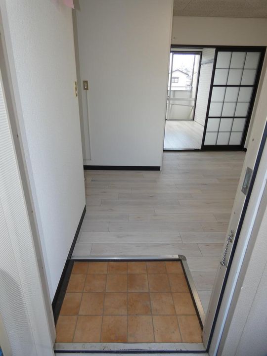 コーポカトレアAの玄関