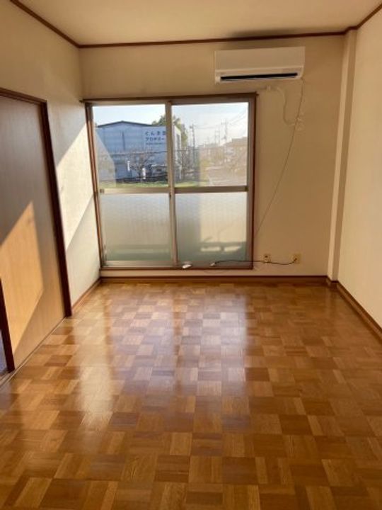 高山ハイツの居間