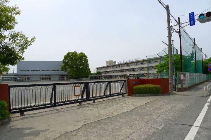 高山ハイツの周辺