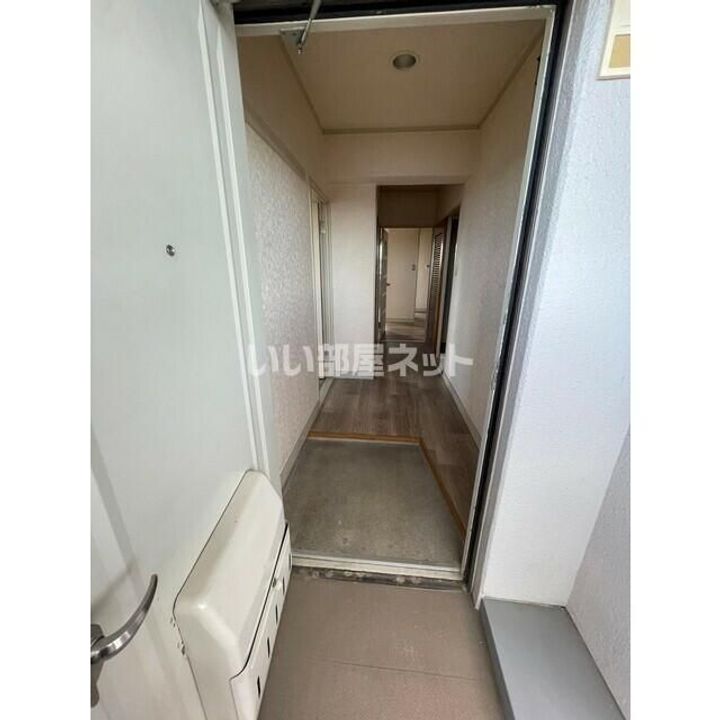 群馬県前橋市天川原町1(マンション)の賃貸物件の玄関