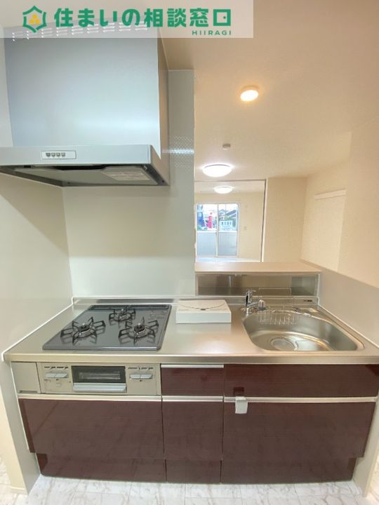 愛知県岡崎市赤渋町字袖広(アパート)の賃貸物件のキッチン