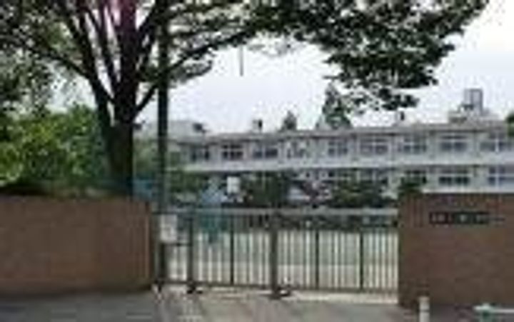 サンコートの周辺