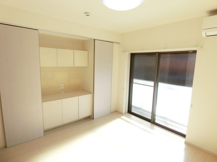 神奈川県横浜市南区南太田4(マンション)の賃貸物件の居間