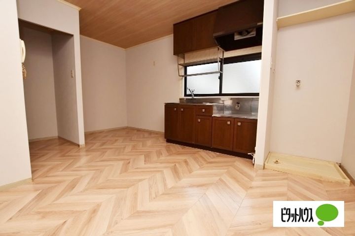 鼻高フラットの居間