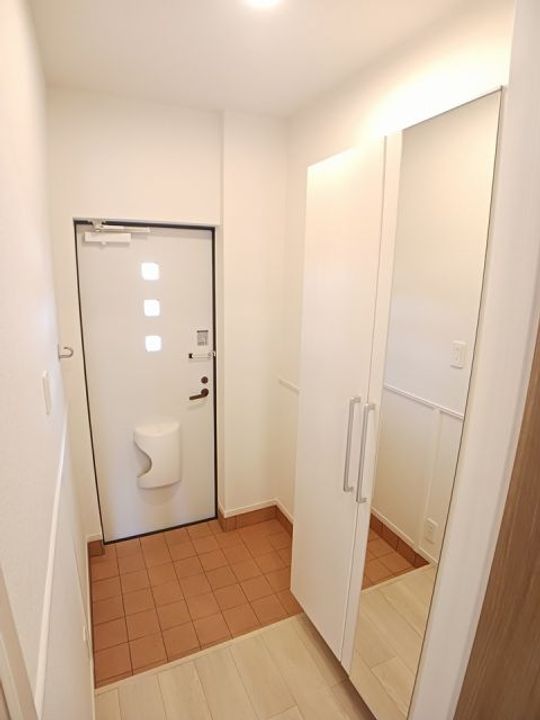 ブリーゼ西岡屋IIの玄関