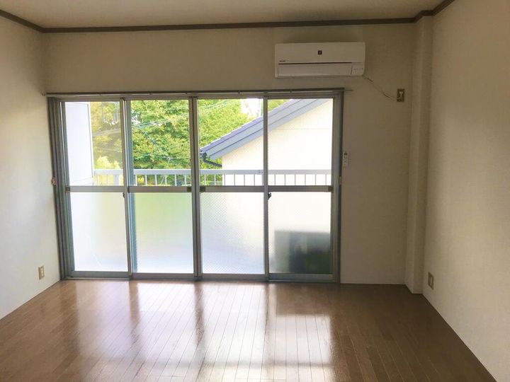 京町サンハイツの居間