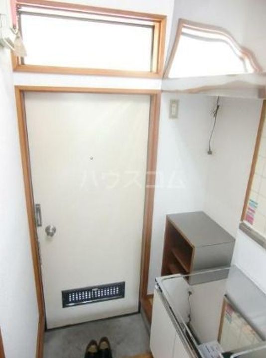 若葉フラットの玄関