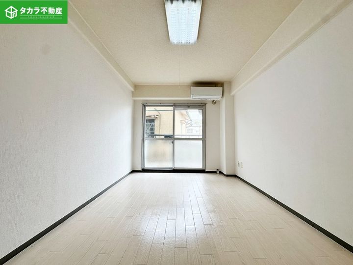 桜ケ丘小野ビルの居間