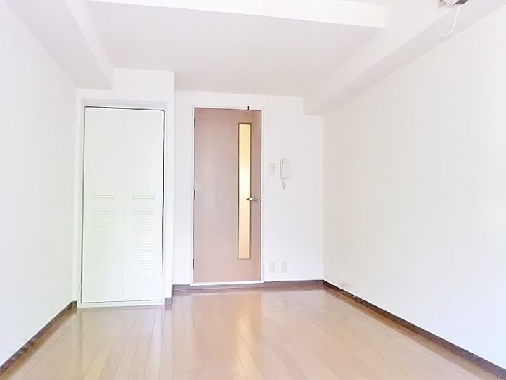 キューブ豊里の居間