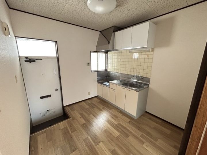 神奈川県厚木市三田3(一戸建)の賃貸物件の玄関