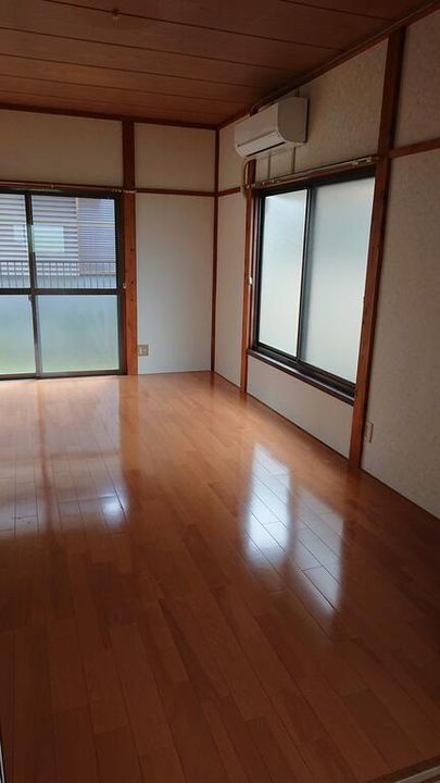 紅葉町コーポの居間