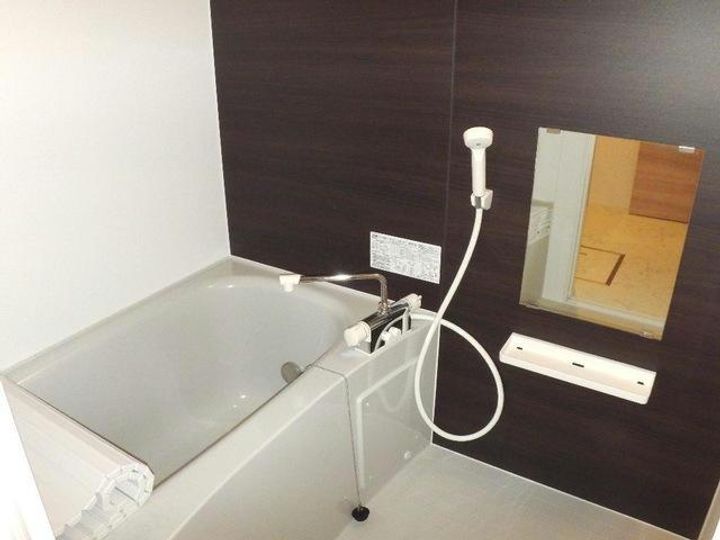 メゾンシャルムCの風呂