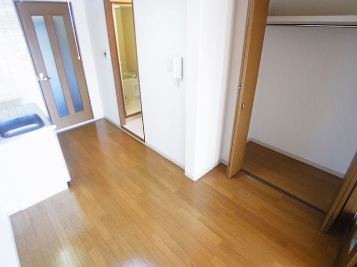 ヤマユウ第4ビルの居間