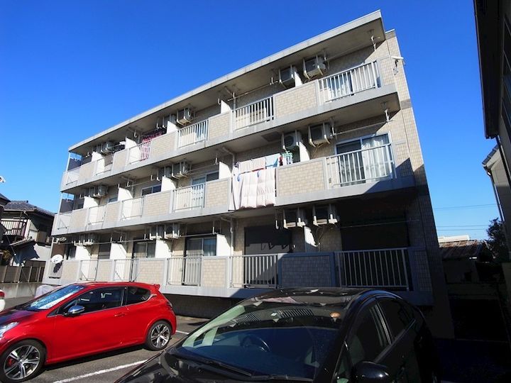 ヤマユウ第4ビルの外観