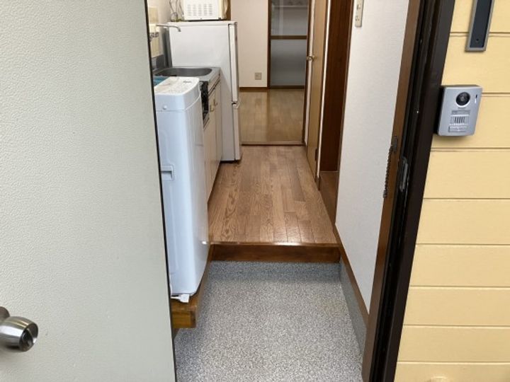 コーポ子合の玄関