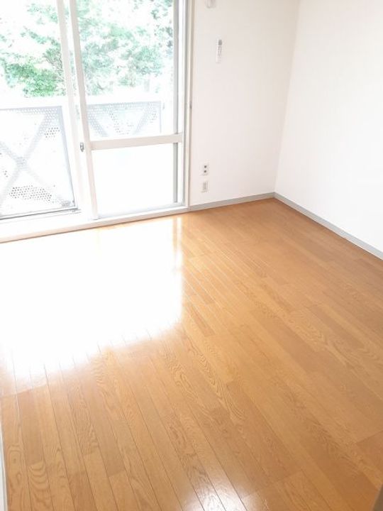 グリーンヒルAの居間