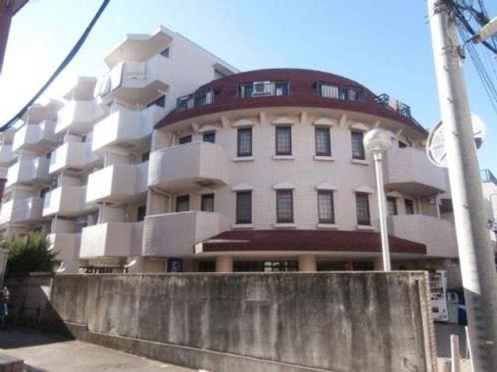 ラ・レジダンス・ド・アドラーブルの外観