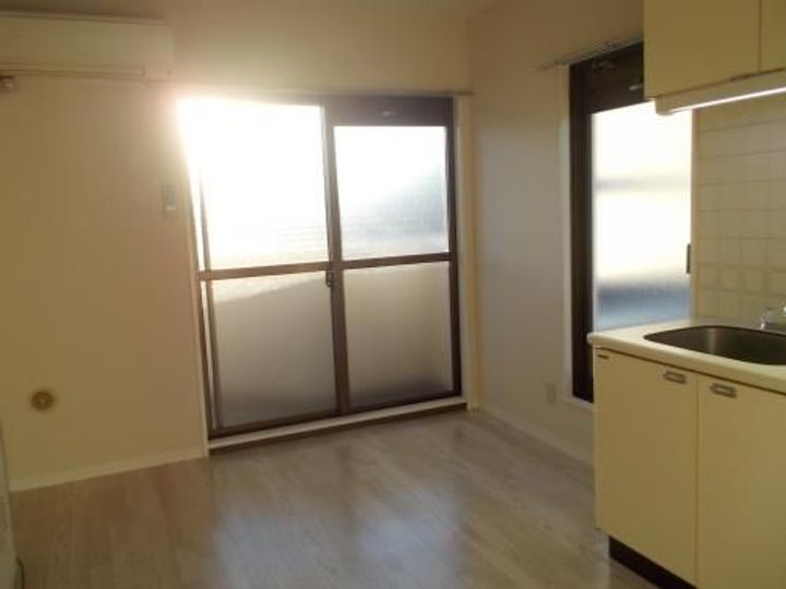 ラ・レジダンス・ド・アドラーブルの居間