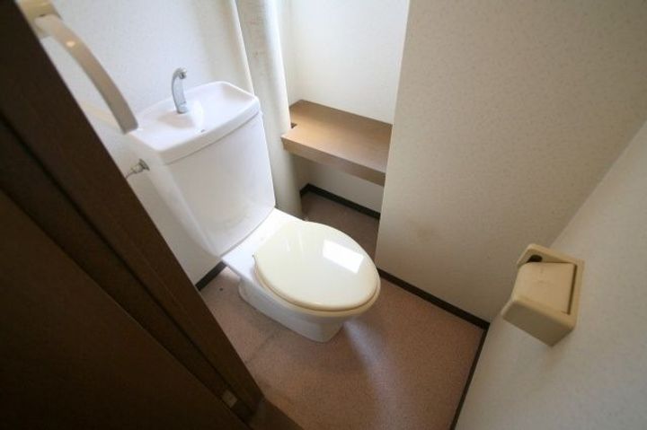 ペルソナ1の内装