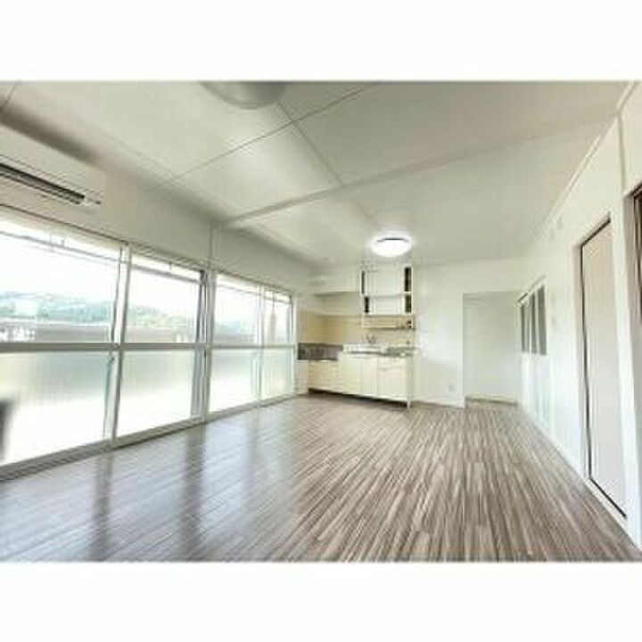 Skycrest Oushio IIの居間
