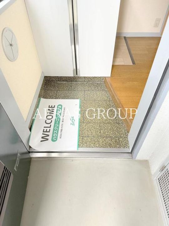 メゾンドヴィラージの玄関