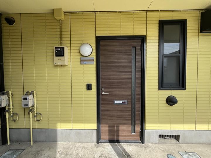 コーポイーストウッドの玄関