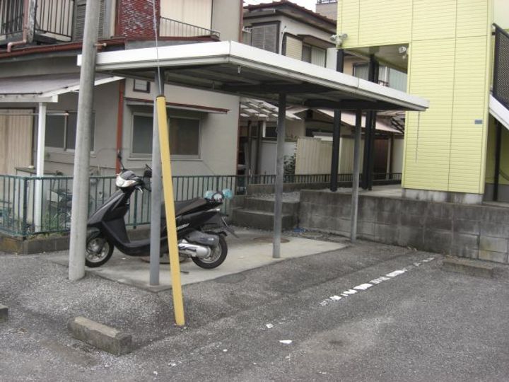 コーポイーストウッドの地図