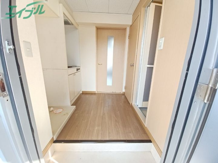 グランハイツ日野の玄関