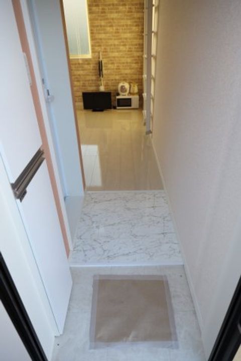 スティング新子安の玄関