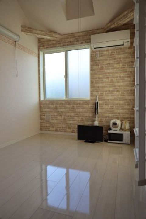 スティング新子安の居間