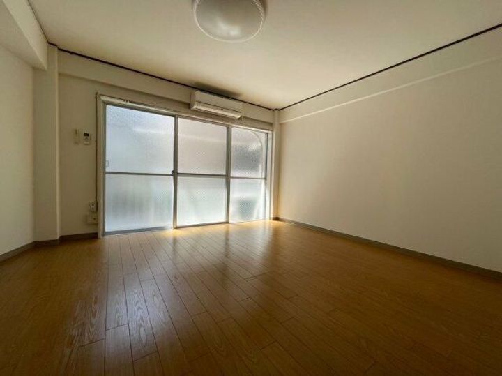 フジハイツの居間