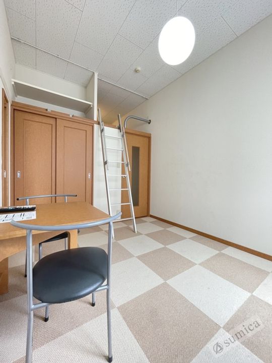 レオパレスタツミの居間