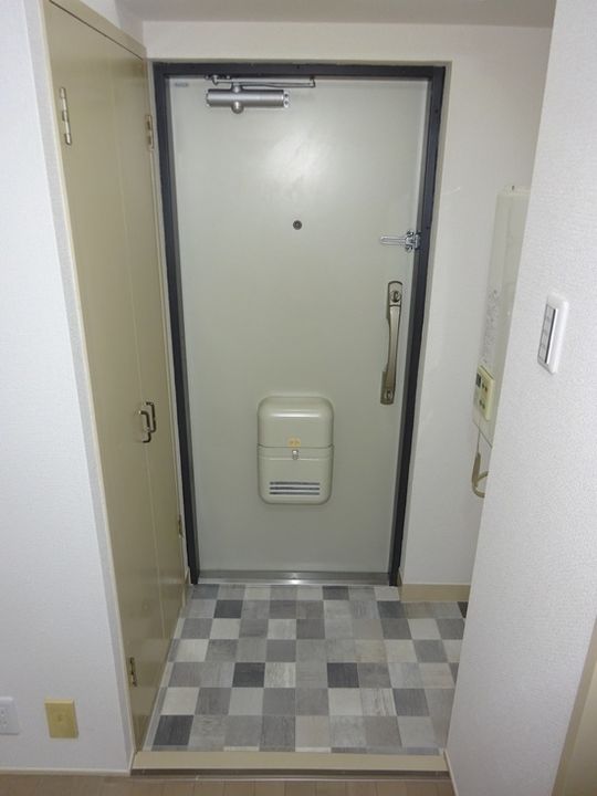 東陽町ハイホームの玄関