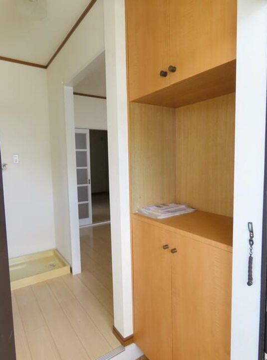 東京都福生市大字熊川(アパート)の賃貸物件の玄関