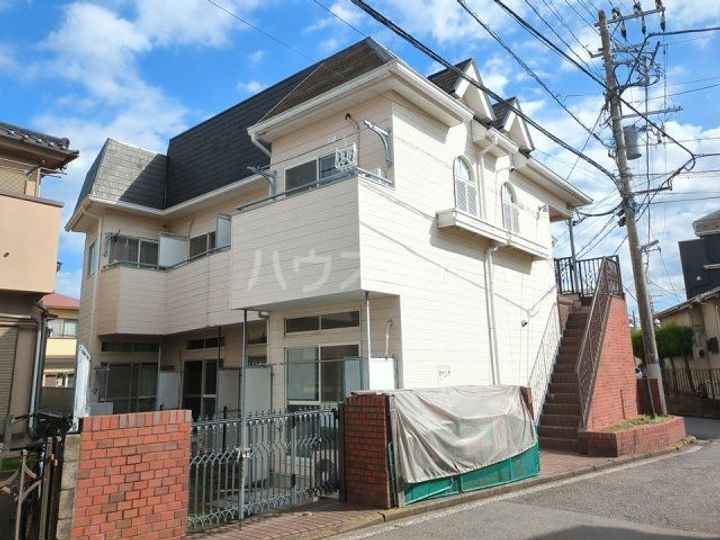 レオパレス金沢文庫第3の外観