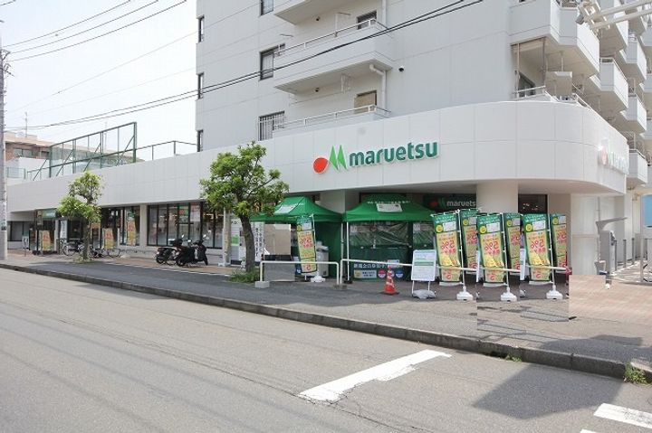 クラーロ・カーサの周辺