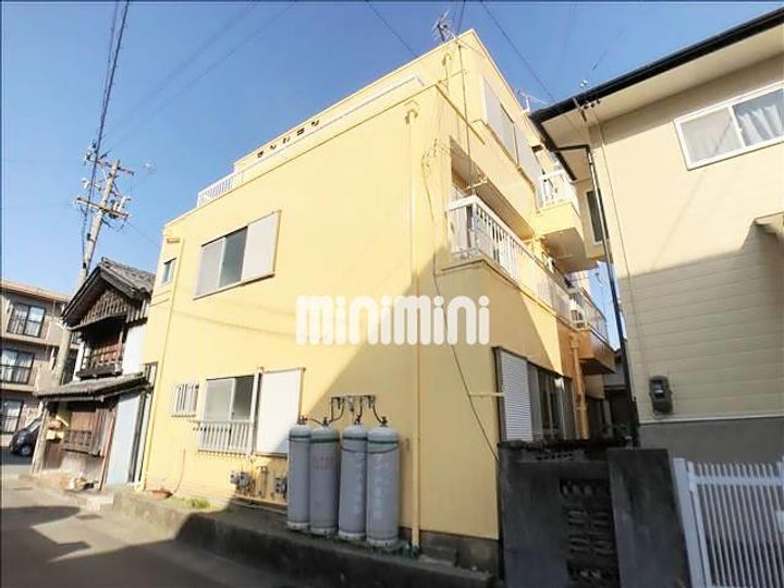 マンション吹上の外観