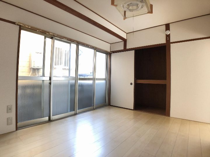 マンション吹上の居間