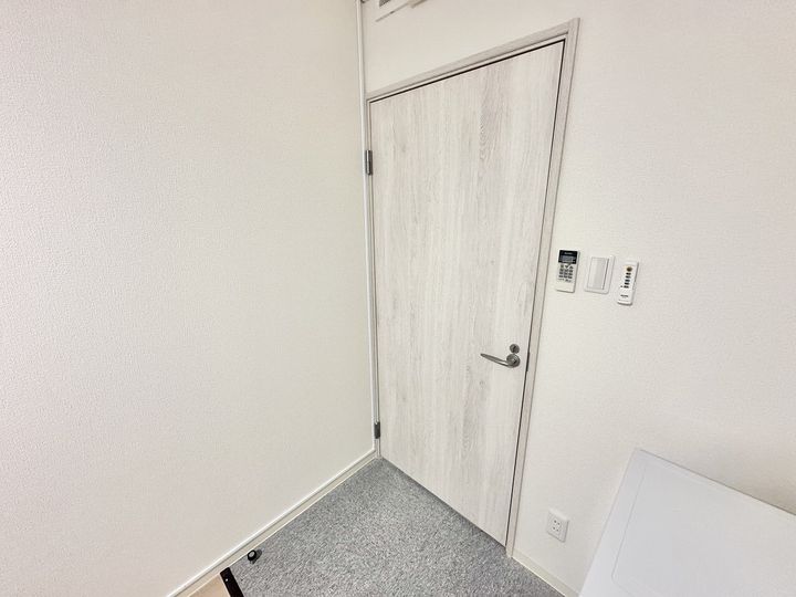 大阪府箕面市今宮3の賃貸マンションの玄関
