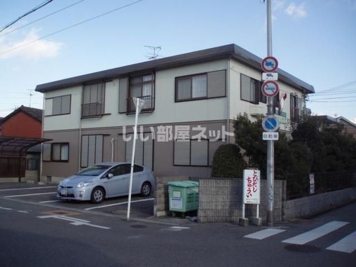 ロイヤルもずA棟の玄関