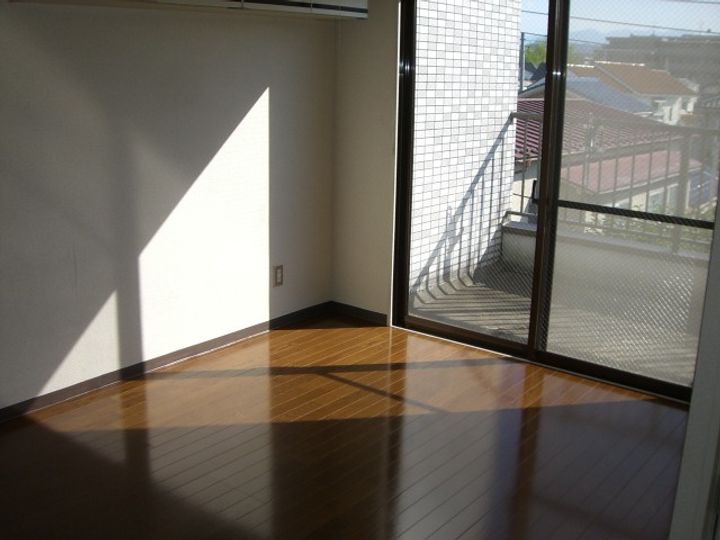 センチュリー八王子並木町の居間